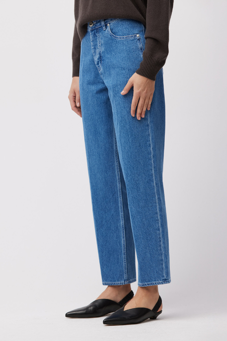 Jeansy z wysokim stanem o prostym kroju