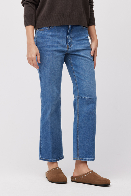 Jeansy o fasonie flare z wysokim stanem