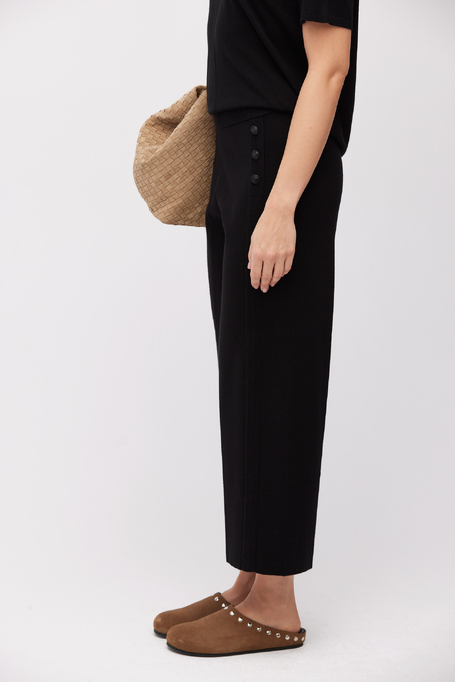 Czarne dzianinowe spodnie cullote