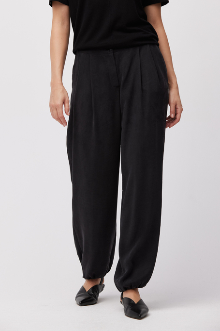 Czarne spodnie z mieszanki lnu i lyocellu