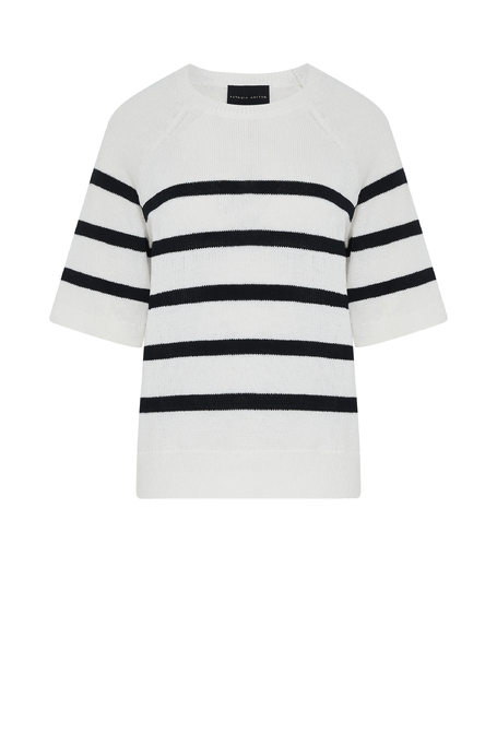 Biały sweter w czarne paski z krótkim rękawem