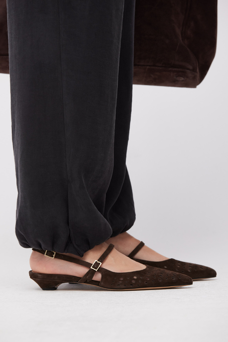 Brązowe skórzane buty sling back