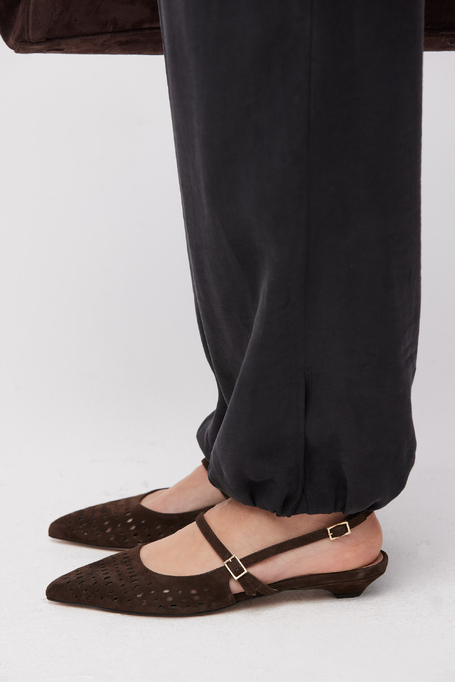 Brązowe skórzane buty sling back