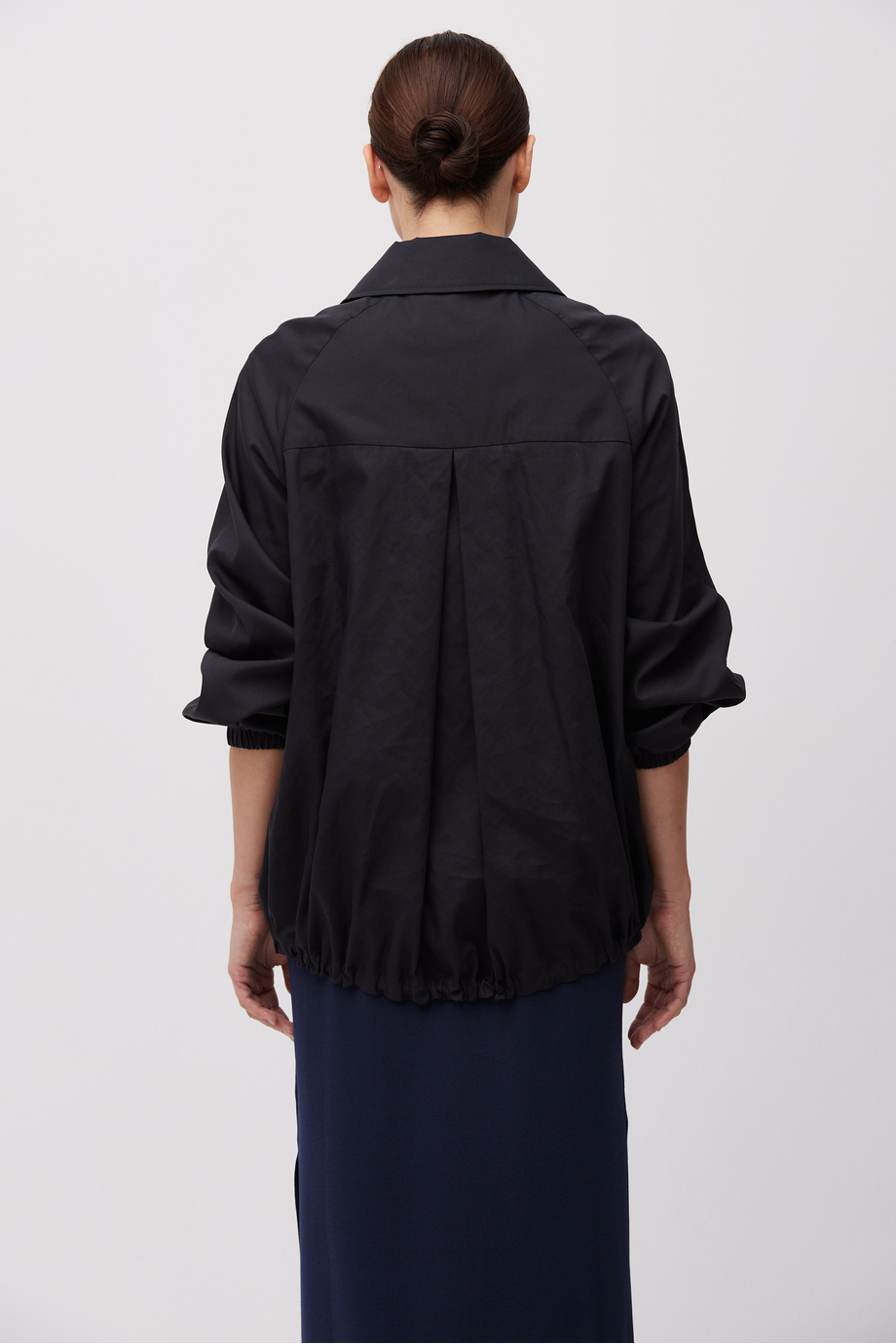 Czarna kurtka bobmerka z jedwabiem Czarna kurtka bobmerka z jedwabiem