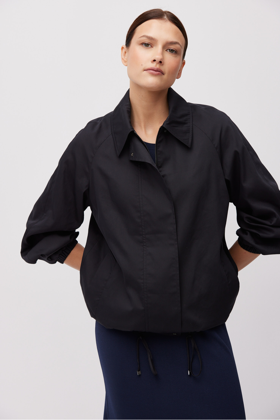 Czarna kurtka bobmerka z jedwabiem Czarna kurtka bobmerka z jedwabiem