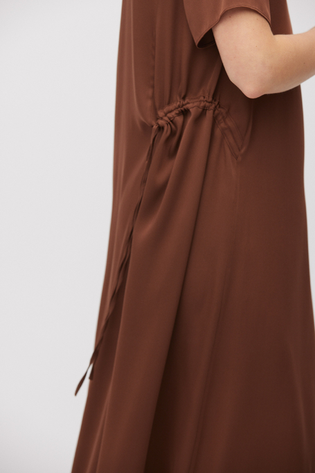 Brązowa sukienka z jedwabiu - Patrizia Aryton