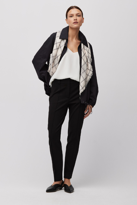 Czarne spodnie z wąską nogawką damskie - Patrizia Aryton