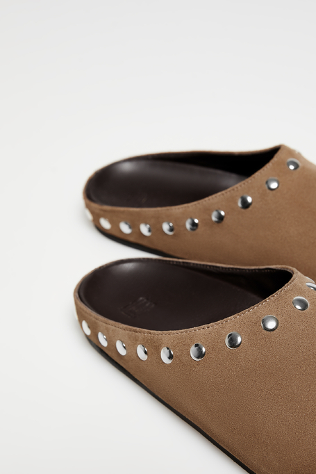 Brązowe zamszowe klapki damskie - Patrizia Aryton