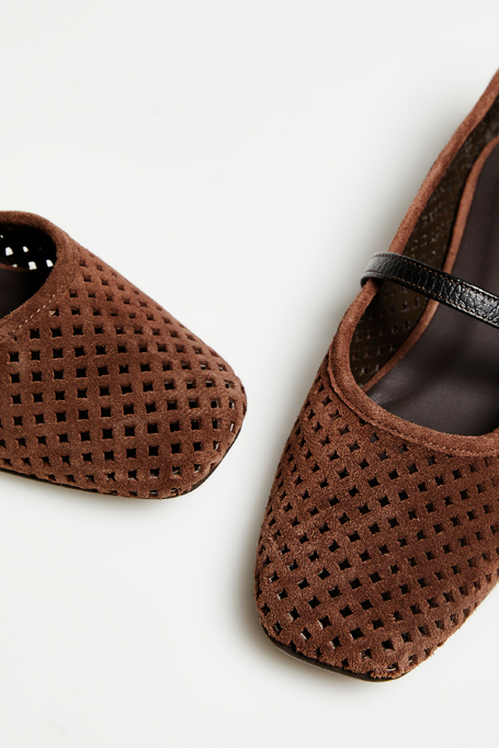 Brązowe baleriny ze skóry zamszowej damskie - Patrizia Aryton