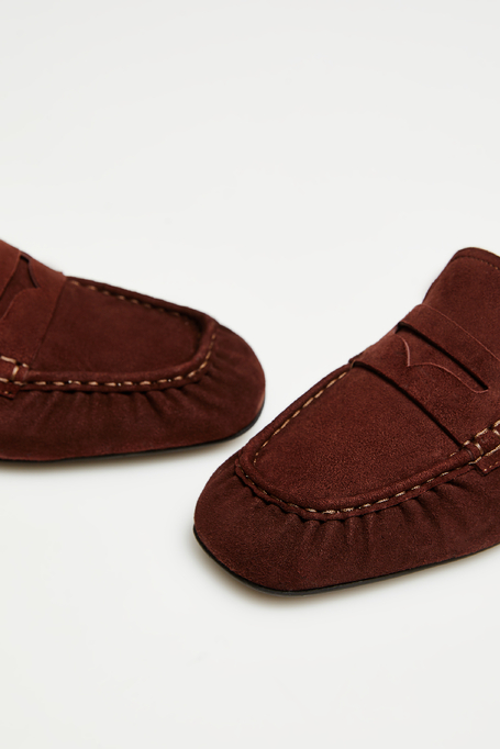Brązowe mule ze skóry zamszowej Brązowe mule ze skóry zamszowej