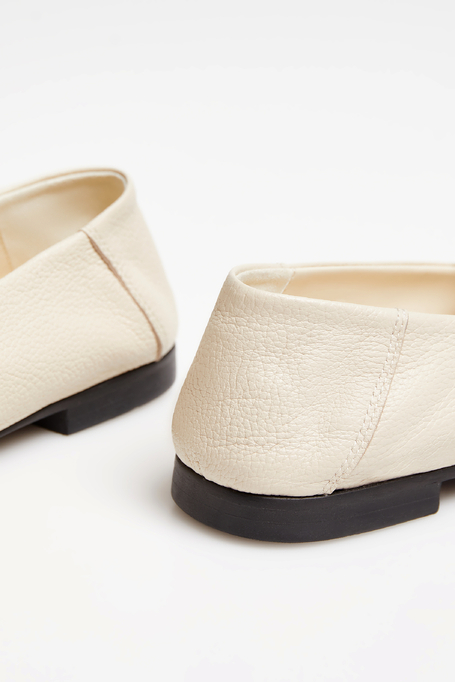 Skórzane beżowe mokasyny