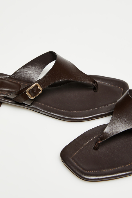 Brązowe skórzane klapki damskie - Patrizia Aryton