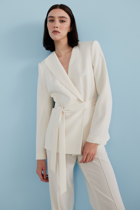 Beżowy żakiet z paskiem do garnituru