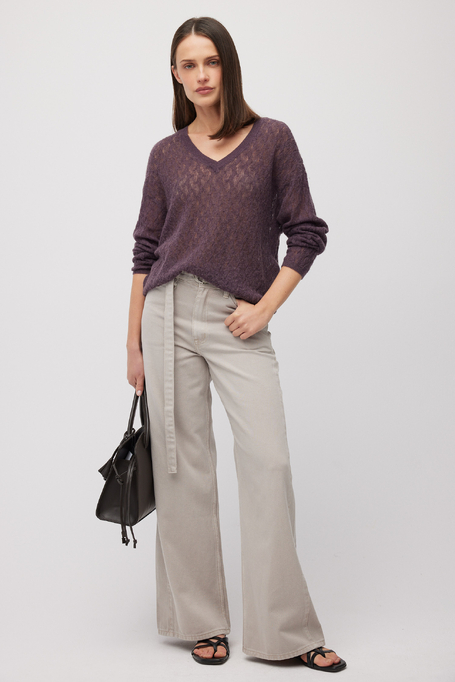 Luźny sweter z wełną alpaki w kolorze oberżyny