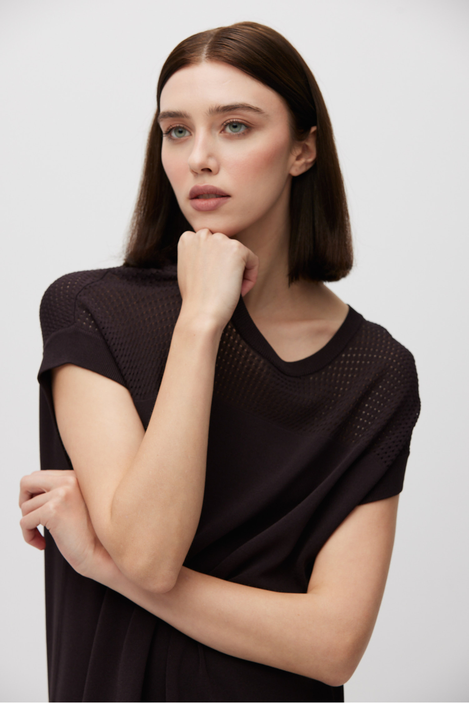 Brązowa sukienka midi z krótkim rękawem - Patrizia Aryton Brązowa sukienka midi z krótkim rękawem - Patrizia Aryton