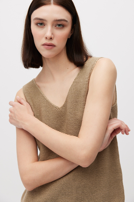 Beżowy top na szerokich ramiączkach o luźnym splocie damski - Patrizia Aryton