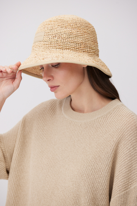 Beżowy kapelusz z rafii