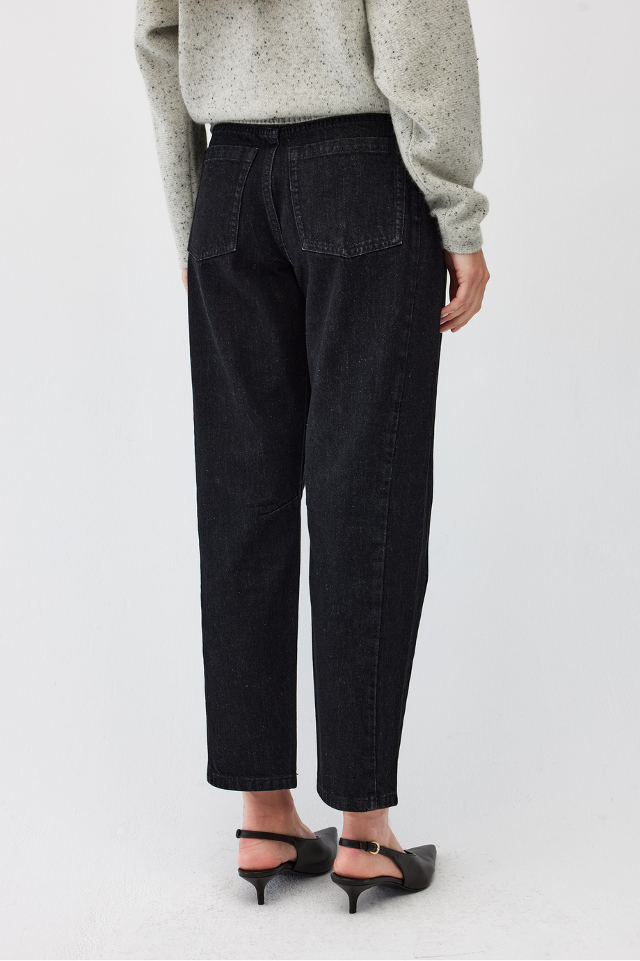 Ciemnoszare mom jeans ze zwężaną nogawką damskie - Patrizia Aryton Ciemnoszare mom jeans ze zwężaną nogawką damskie - Patrizia Aryton