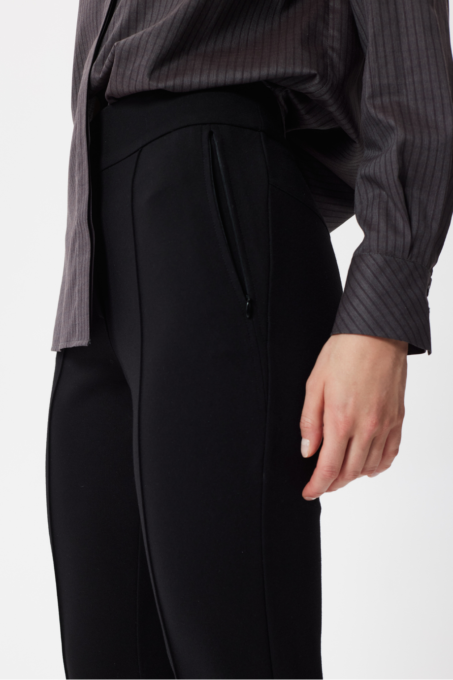 Czarne spodnie legginsy damskie - Patrizia Aryton Czarne spodnie legginsy damskie - Patrizia Aryton
