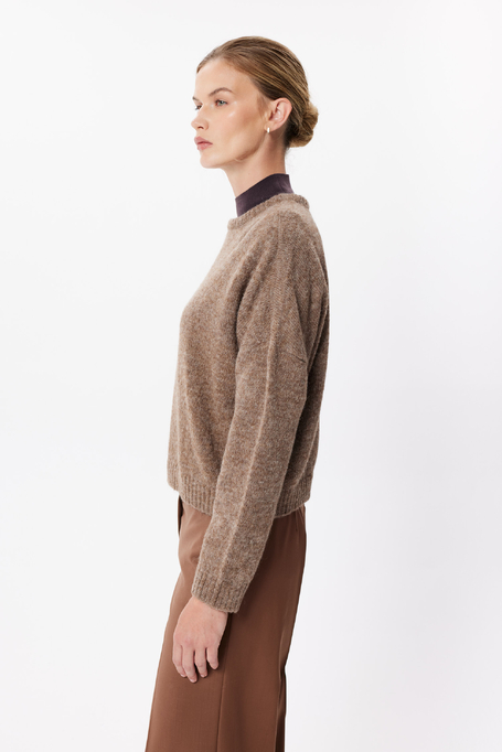 Camelowy sweter z wełną alpaki