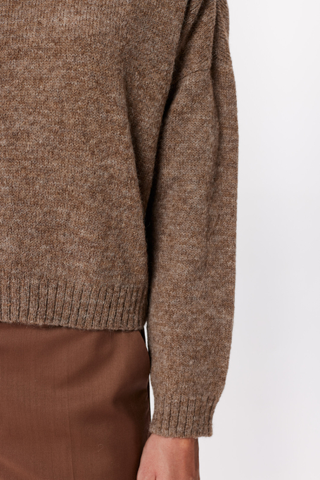 Camelowy sweter z wełną alpaki