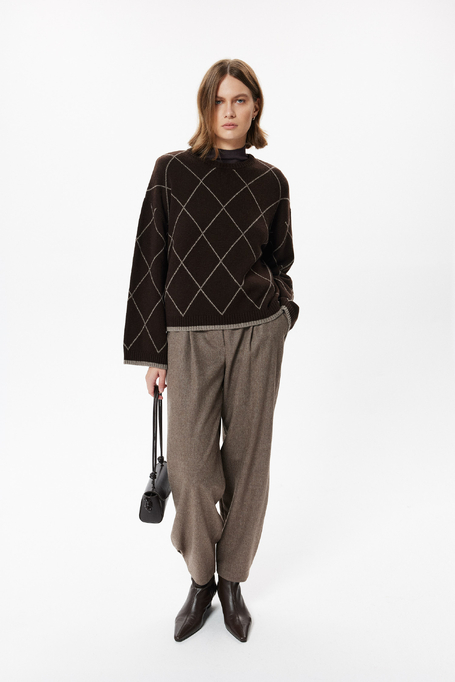 Czekoladowy sweter w kratę z kaszmirem