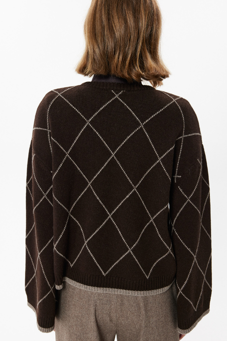Czekoladowy sweter w kratę z kaszmirem