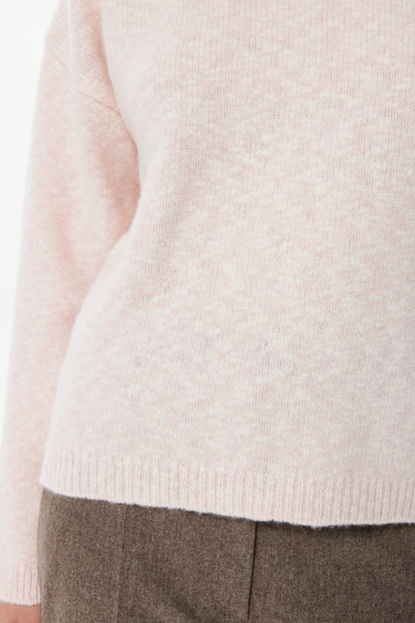 Sweter w pudrowym różu z kaszmirem Sweter w pudrowym różu z kaszmirem